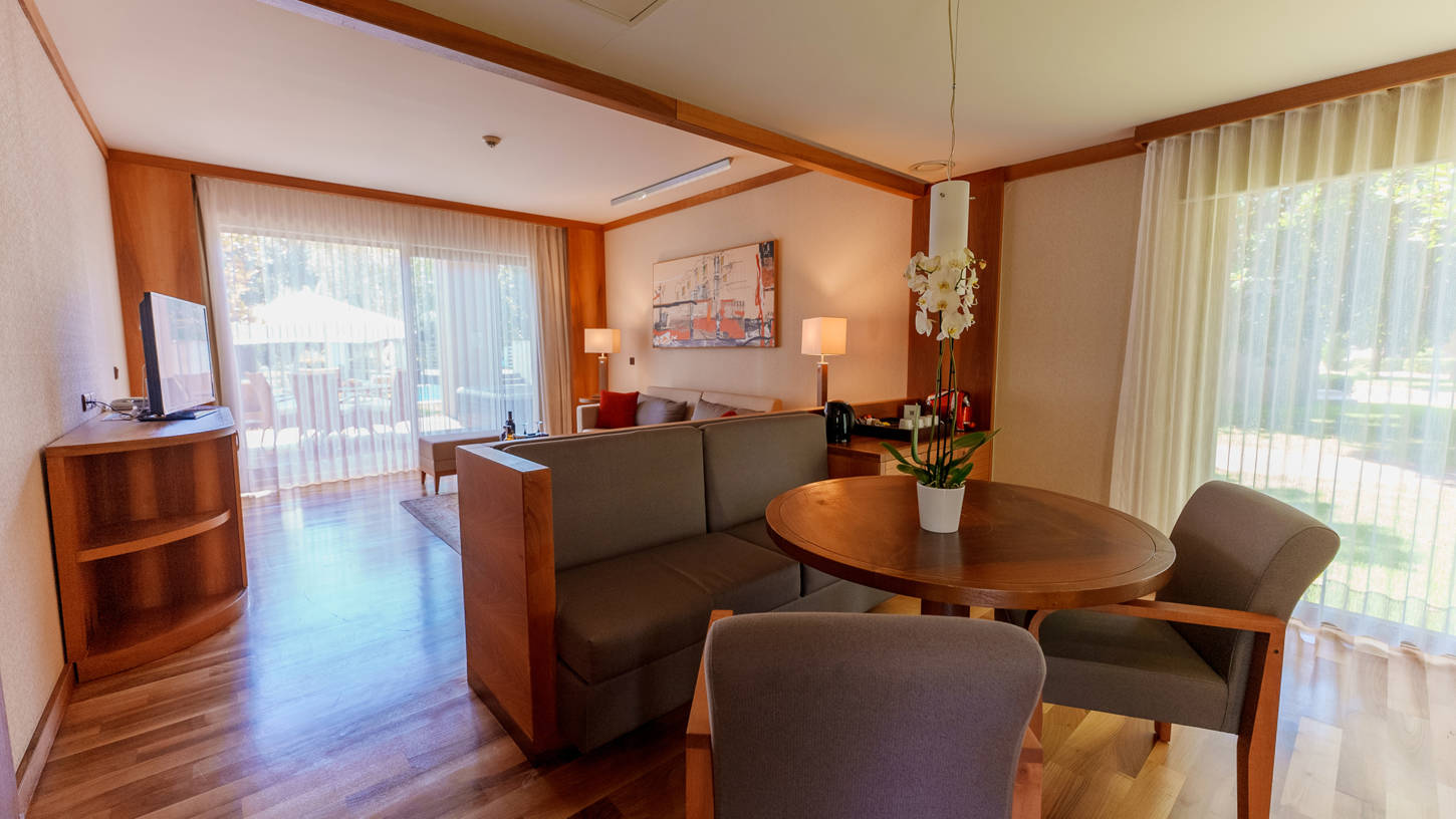 Hotel Gloria Serenity Resort 17500