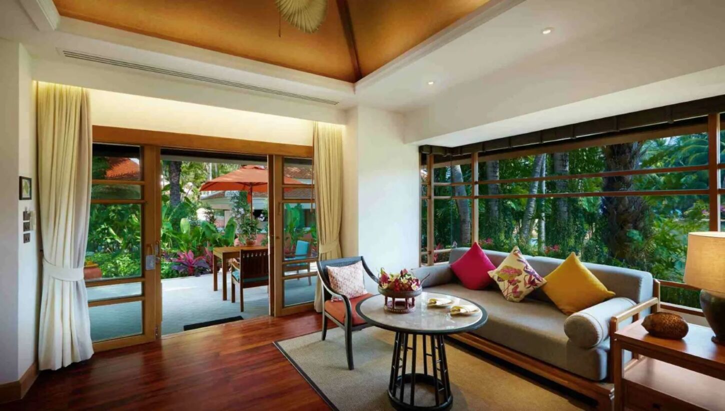 Deluxe Strand Villa mit Pool