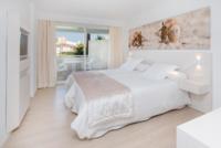 Doppel-/Zweibettzimmer mit Gartenblick