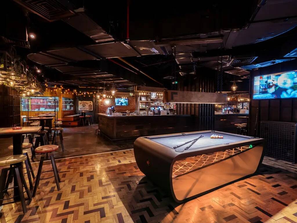 Bar
