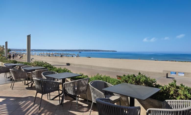 Loungebar und Terrasse