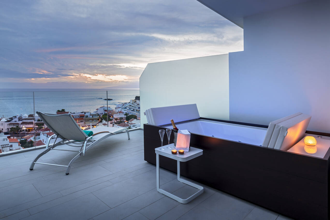 Junior Suite mit direktem Meerblick und Whirlpool