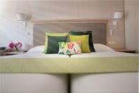 Armonia Doppelzimmer mit seitlichem Meerblick