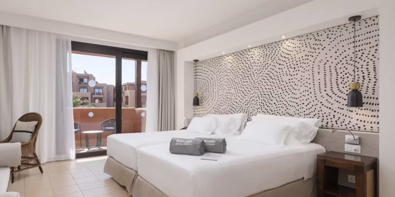Doppelzimmer mit Poolblick