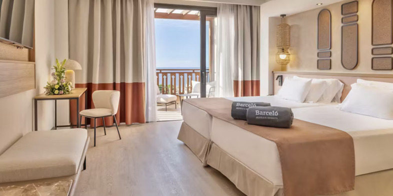 Doppelzimmer Deluxe Royal Level mit Meerblick