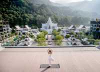 Yoga am Infinity Pool