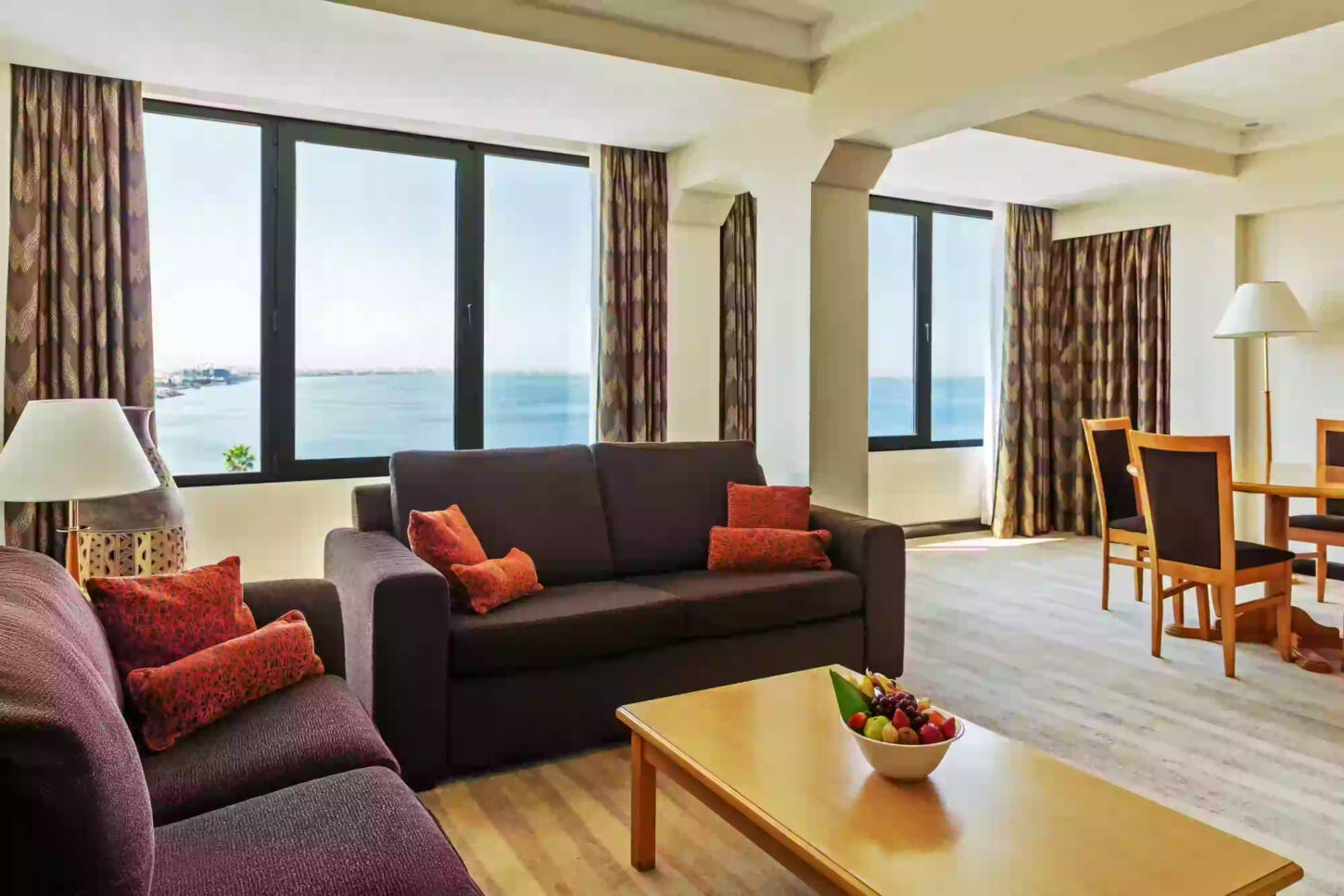 Suite mit 1 Schlafzimmer und Wohn- und Essbereich