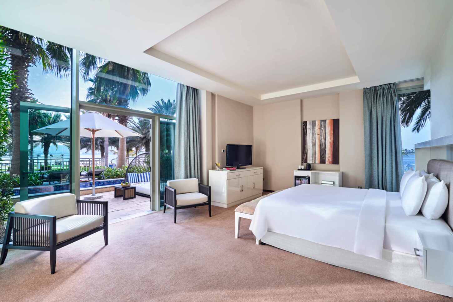 Wellness-Zimmer mit Zugang zum Pool
