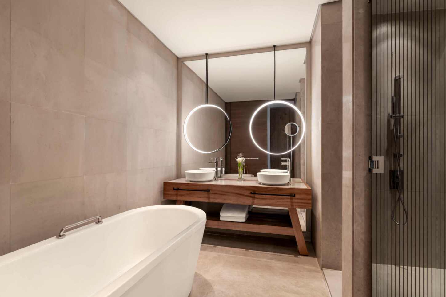 Wellness-Zimmer mit Zugang zum Pool