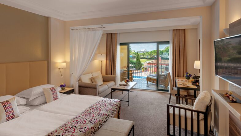 Superior Doppelzimmer mit Poolblick