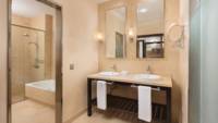 Badezimmer Deluxe Zimmer mit Meerblick